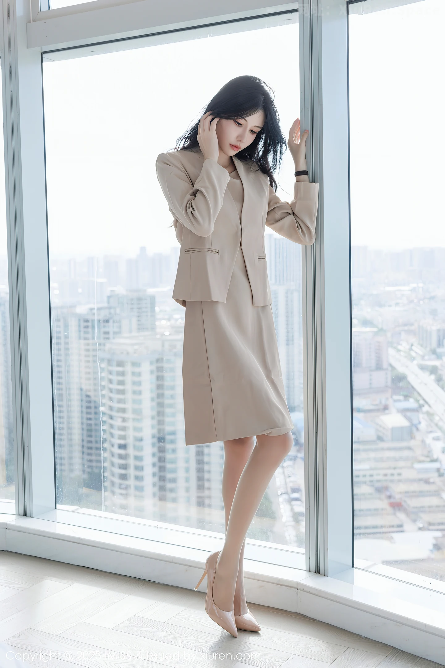 图片[5]-[IMISS爱蜜社]Vol.746 模特泥鳅鳅酒店性感杏色时尚套装露淡蓝蕾丝内衣迷人诱惑写真54P-秀人网官方网站